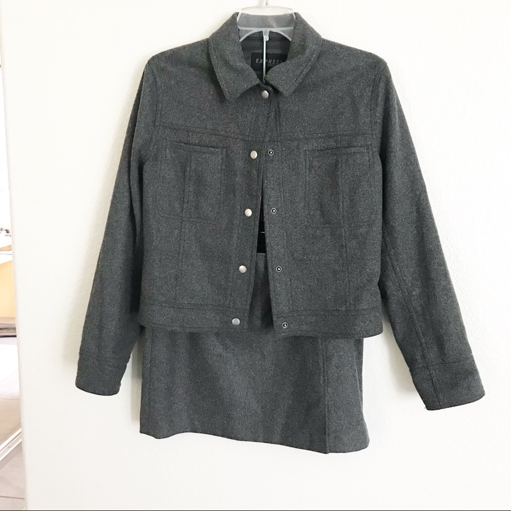 Express Vintage 2000 Jacket and matching lined mini skirt.